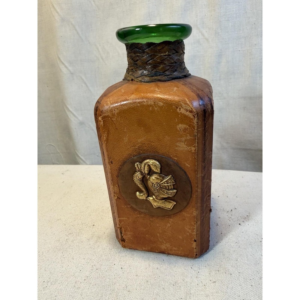 Vintage Italian Leather Wrapped Glass Decanter Knight Shield Bar‎ Bottle